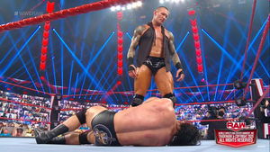 Raw Epizóda 38