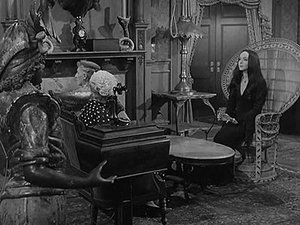 Rodina Addamsovcov Morticia a ženská liga
