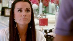 The Real Housewives of Beverly Hills Epizóda 13